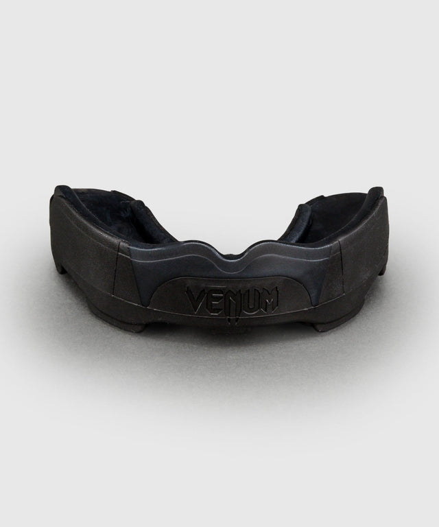 Venum Predator Mouthguard – Black/Red