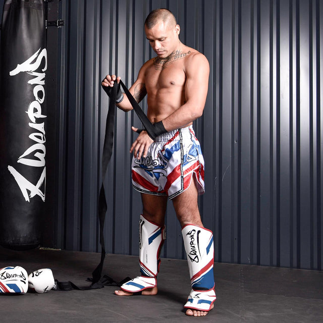 8 WEAPONS Muay Thai Shorts Shift – White/Navy/Red