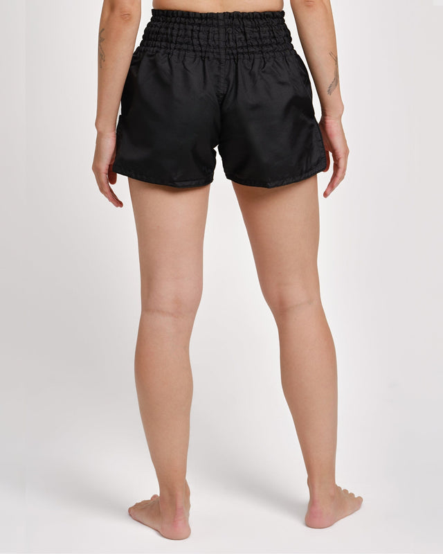 Caged Muay Thai shorts Classic – Sort/Sort kvinde