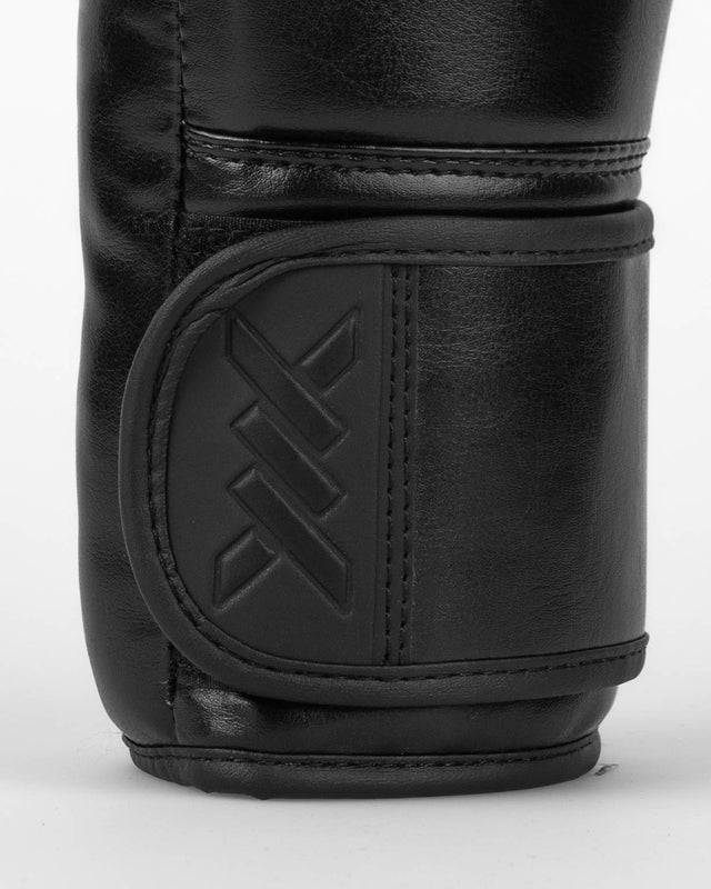 Caged Core Boxing Gloves - Black/Black