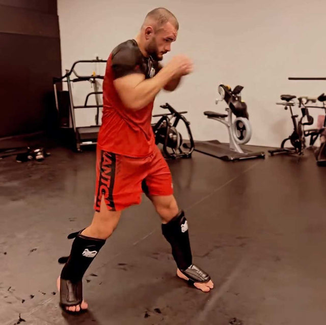 Phantom Athletics MMA Shorts EVO Apex – Red