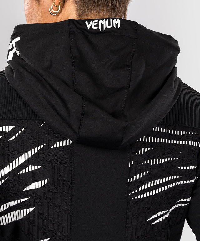 Felpa Venum UFC Fusion da donna Authentic Fight - Nero