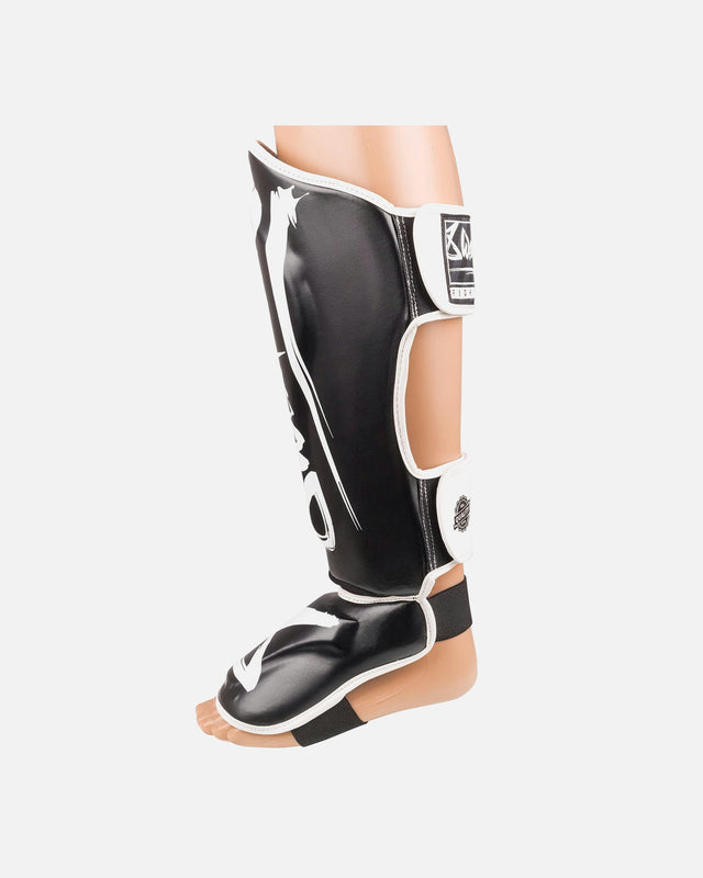 8 WEAPONS Shin guards Unlimited 2.0 – Black/White