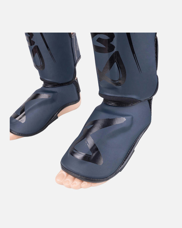 8 WEAPONS Shin guards Unlimited 2.0 – Dark blue/Black
