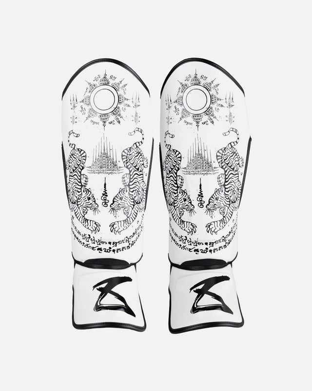 8 WEAPONS Shin guards Sak Yant Tigers – White/Black