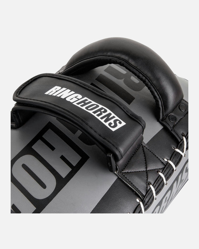 Ringhorns Charger by Venum Focus Mitts – Black