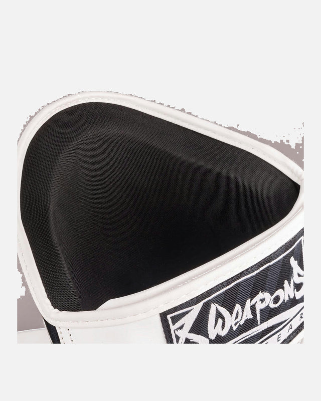 8 WEAPONS Shin guards Unlimited 2.0 – White/Black