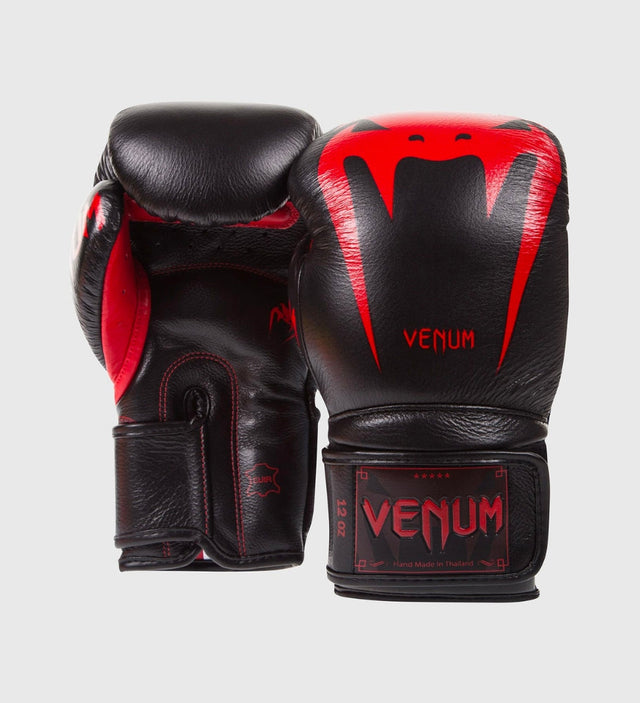 Venum Boxing gloves Giant 3.0 - Black/Red - Boxing gloves