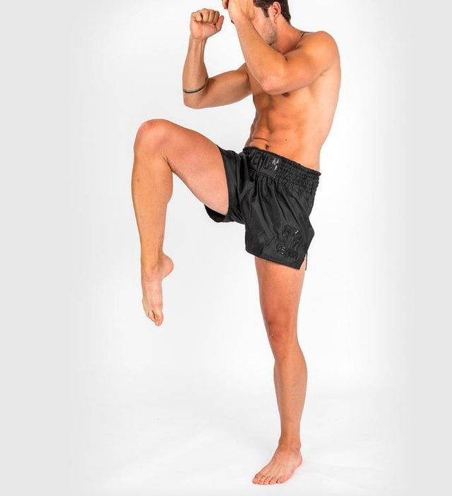 Venum Kickboxing shorts Classic – Black/Black – Shorts