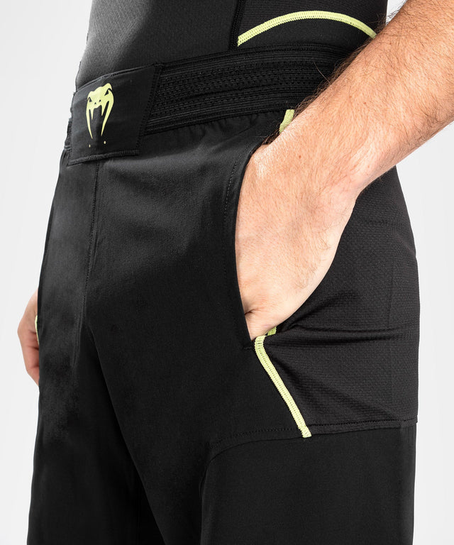 Venum MMA Shorts Fusion 2.0 – Black/Yellow