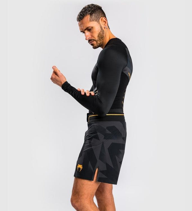 Venum Rashguard Razor Long Sleeves – Black/Gold – Rashguard