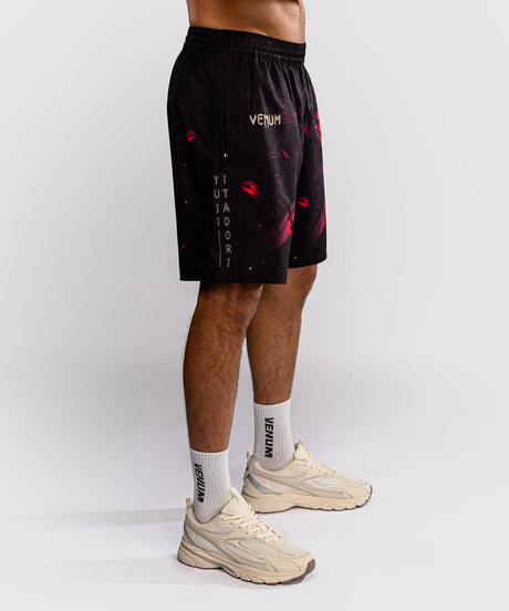 Pantaloncini da allenamento Venum x Jujutsu Kaisen Itadori – Nero/Rosso