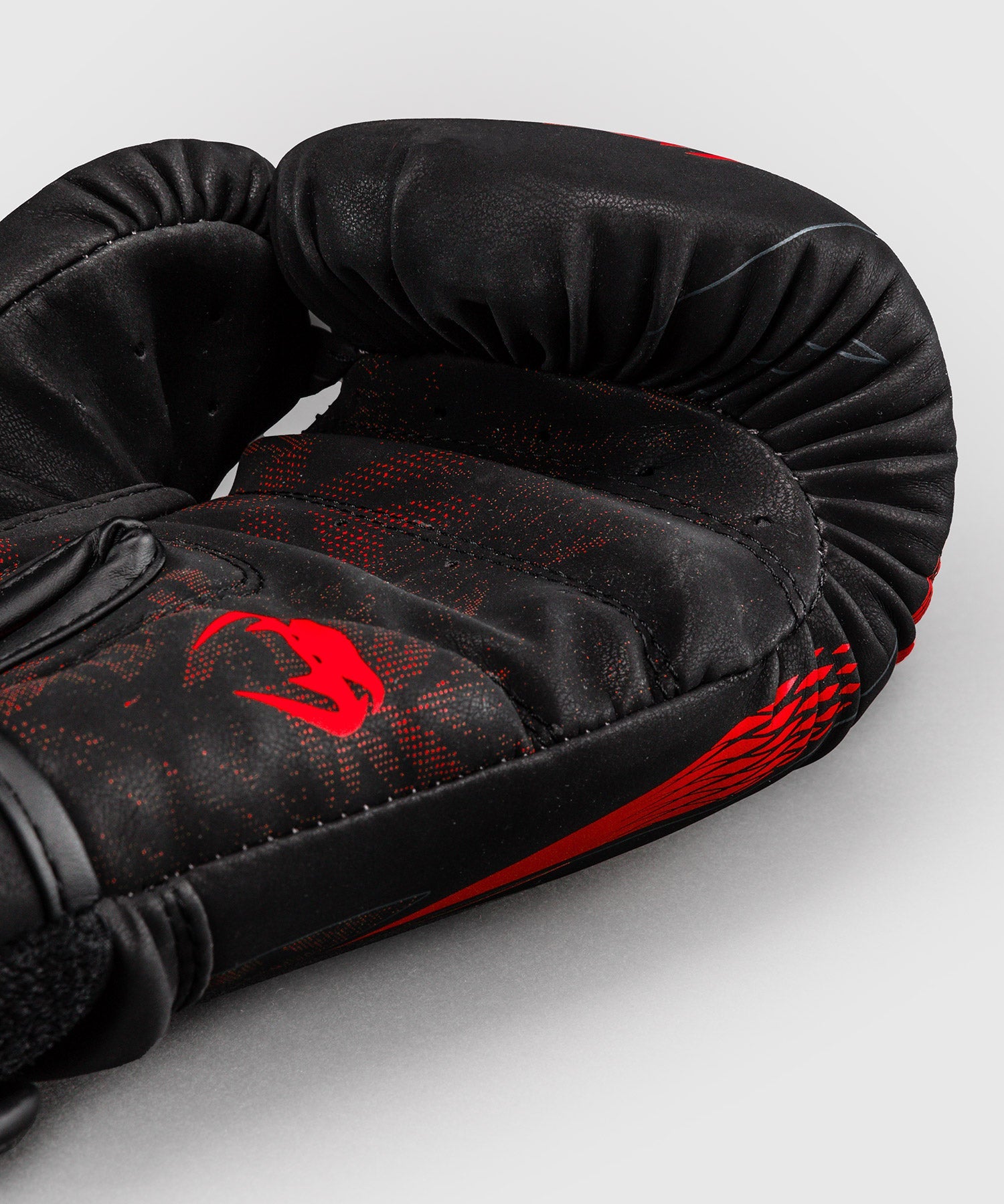 Venum Bokshandschoenen Impact Amazonia Reborn - Zwart/Rood