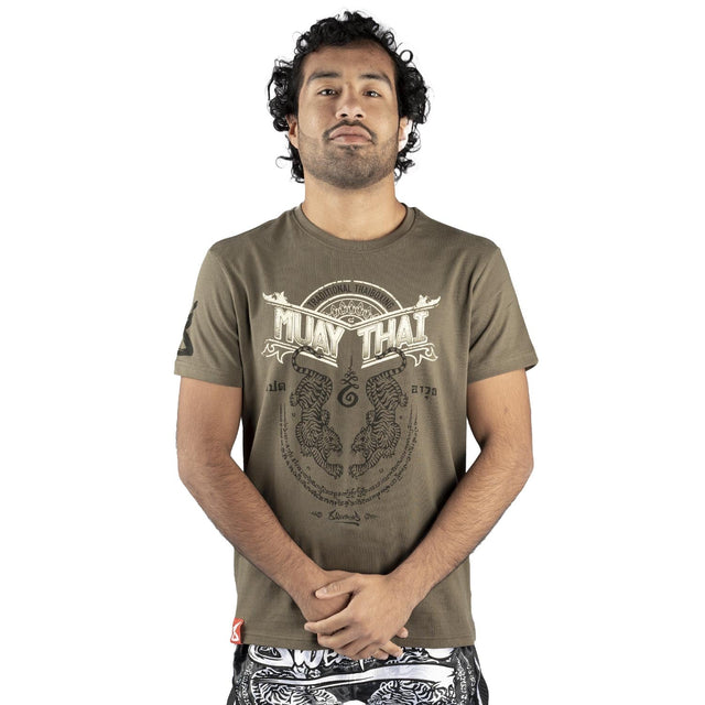 8 WEAPONS T-Shirt Sak Yant Tigers – Olive