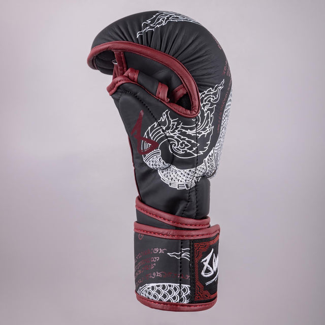 Rękawice MMA 8 WEAPONS Sak Yant Naga – Czarny/Bordo