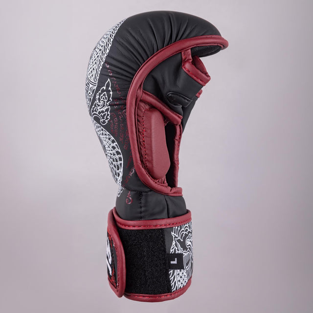 Rękawice MMA 8 WEAPONS Sak Yant Naga – Czarny/Bordo