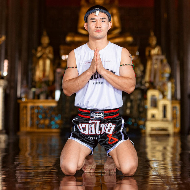 8 WEAPONS Muay Thai Shorts Bangkok – Black/White