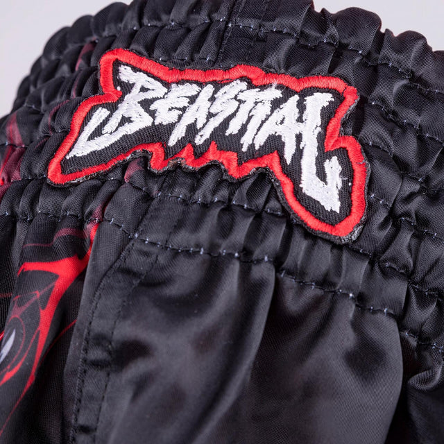 8 WEAPONS Muay Thai Shorts Beastial Wolf – Black/Red
