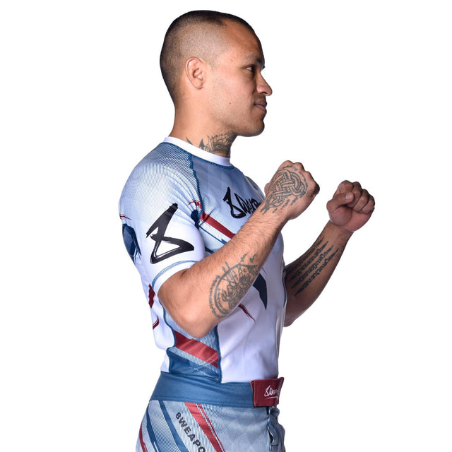 8 WEAPONS Rashguard Shift – White/Navy/Red