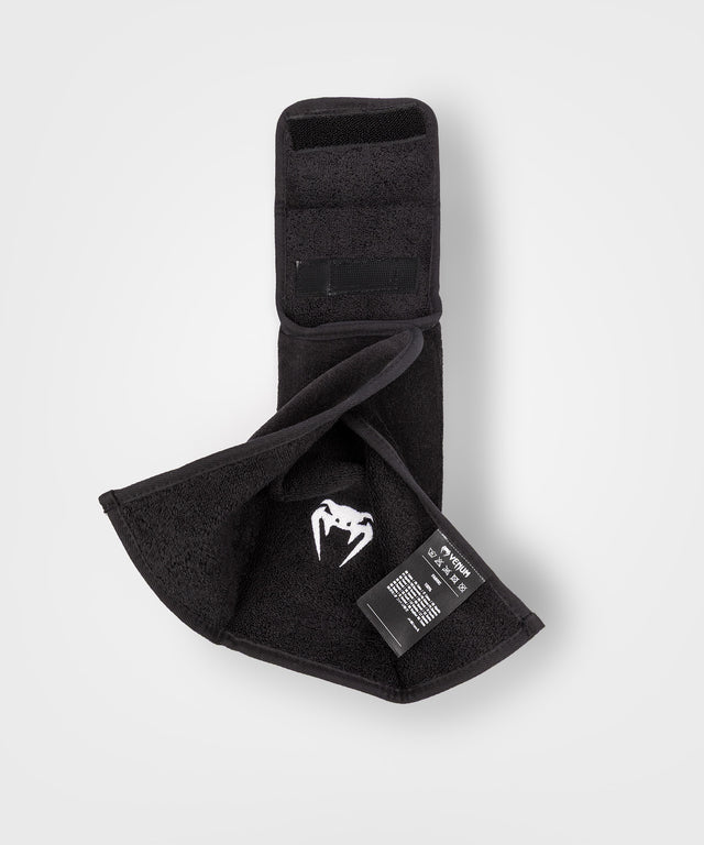 Venum Lineup Handdoek - Zwart/Wit