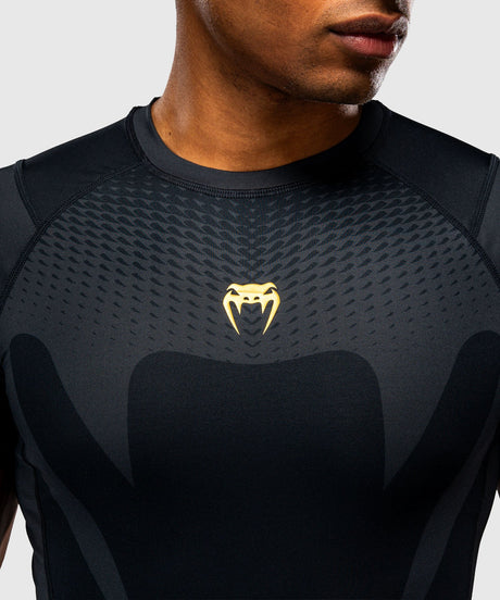 Rashguard Venum Attack Manches courtes – Noir/Or