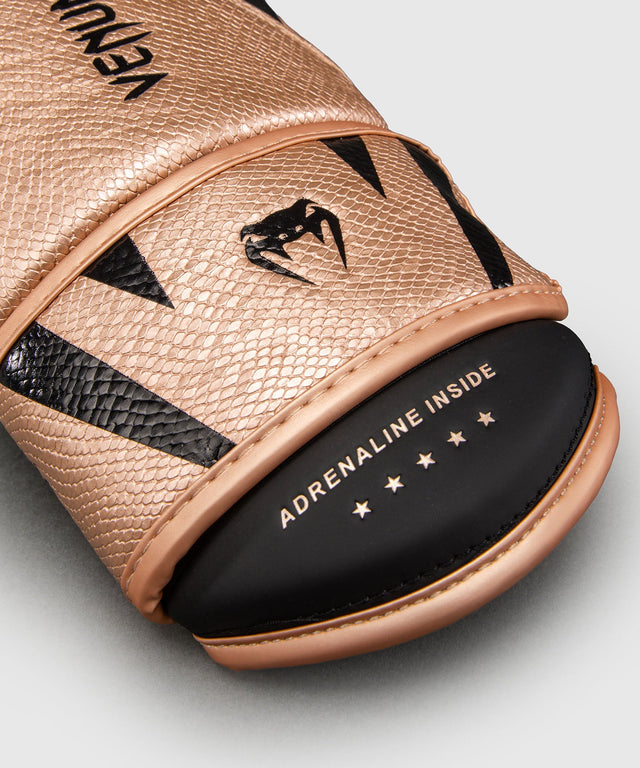 Venum Challenger 4.0 Scales Pearly Pink/Black - scale pattern