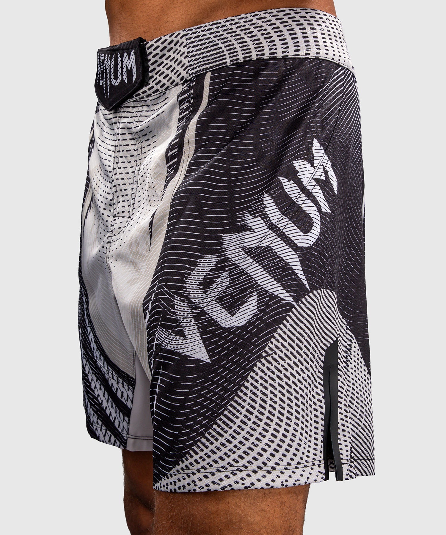 Venum MMA Shorts Galactic 3.0 – Offwhite/Black