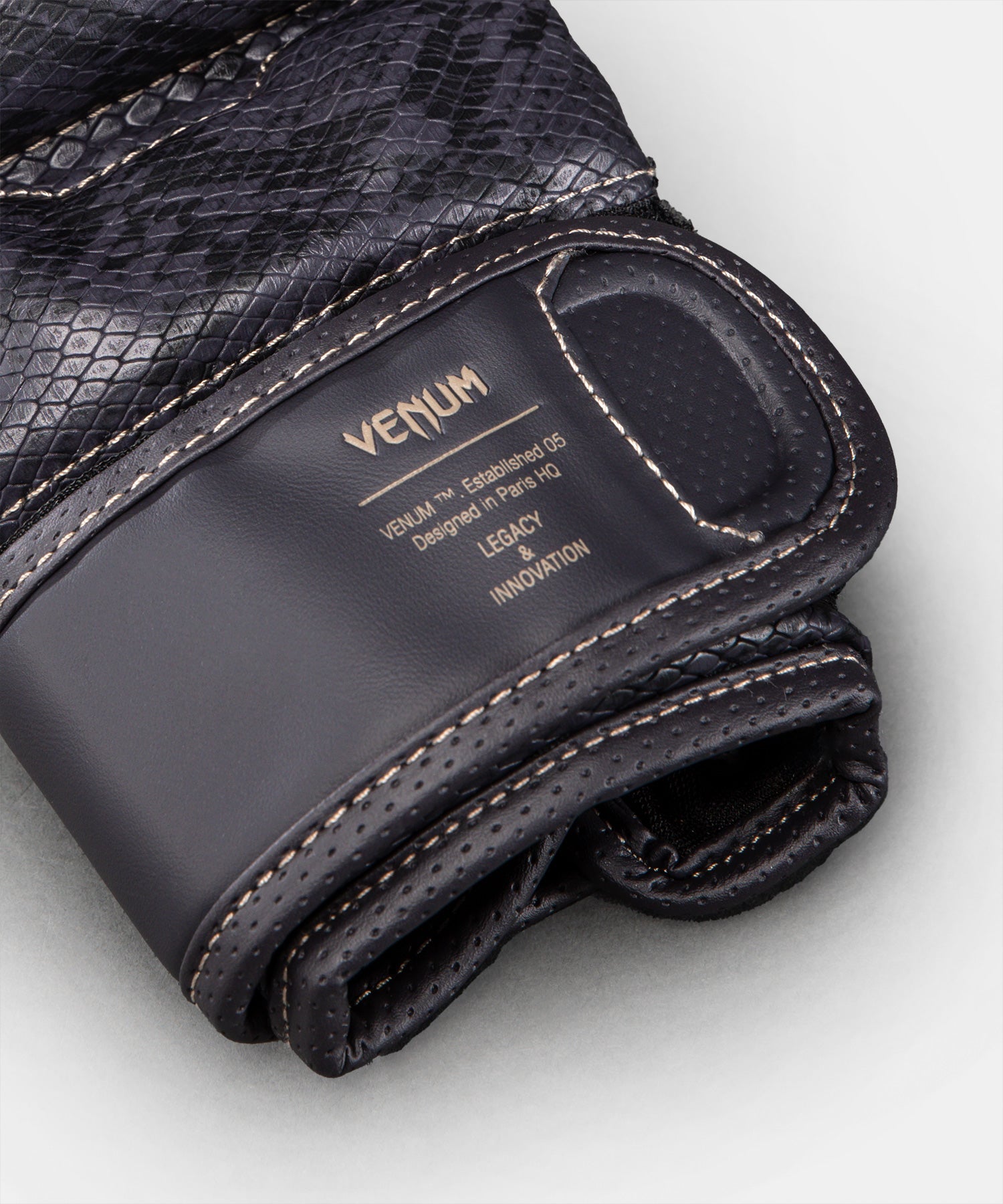 Venum MMA Gloves Impact Evo Scales – Dark Purple