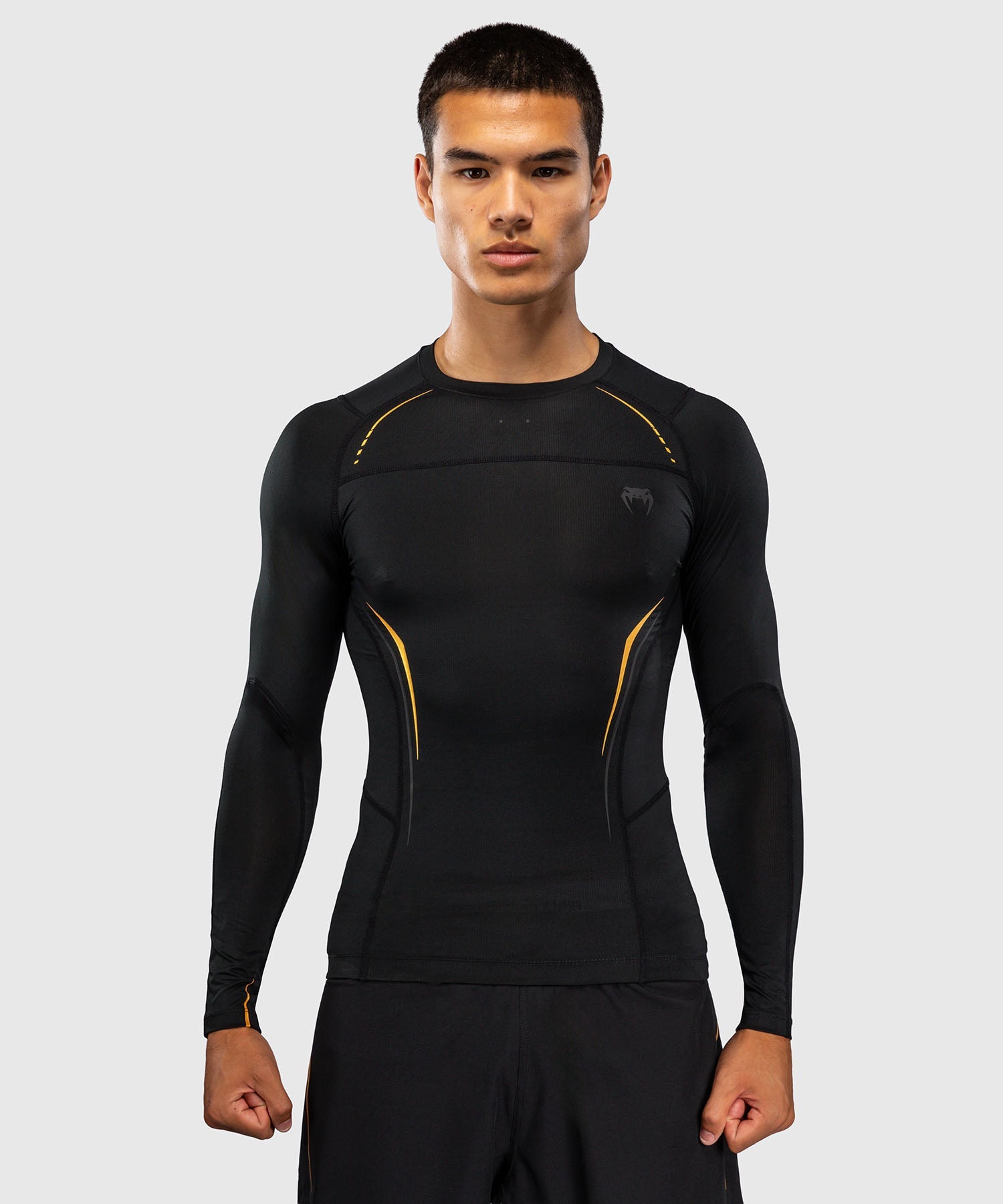 Venum Rashguard G-Core Long Sleeves – Black/Gold