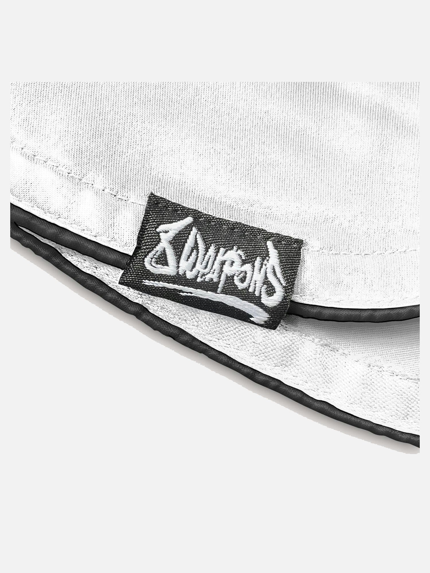 8 WEAPONS Muay Thai Shorts Mongkol – White/Black
