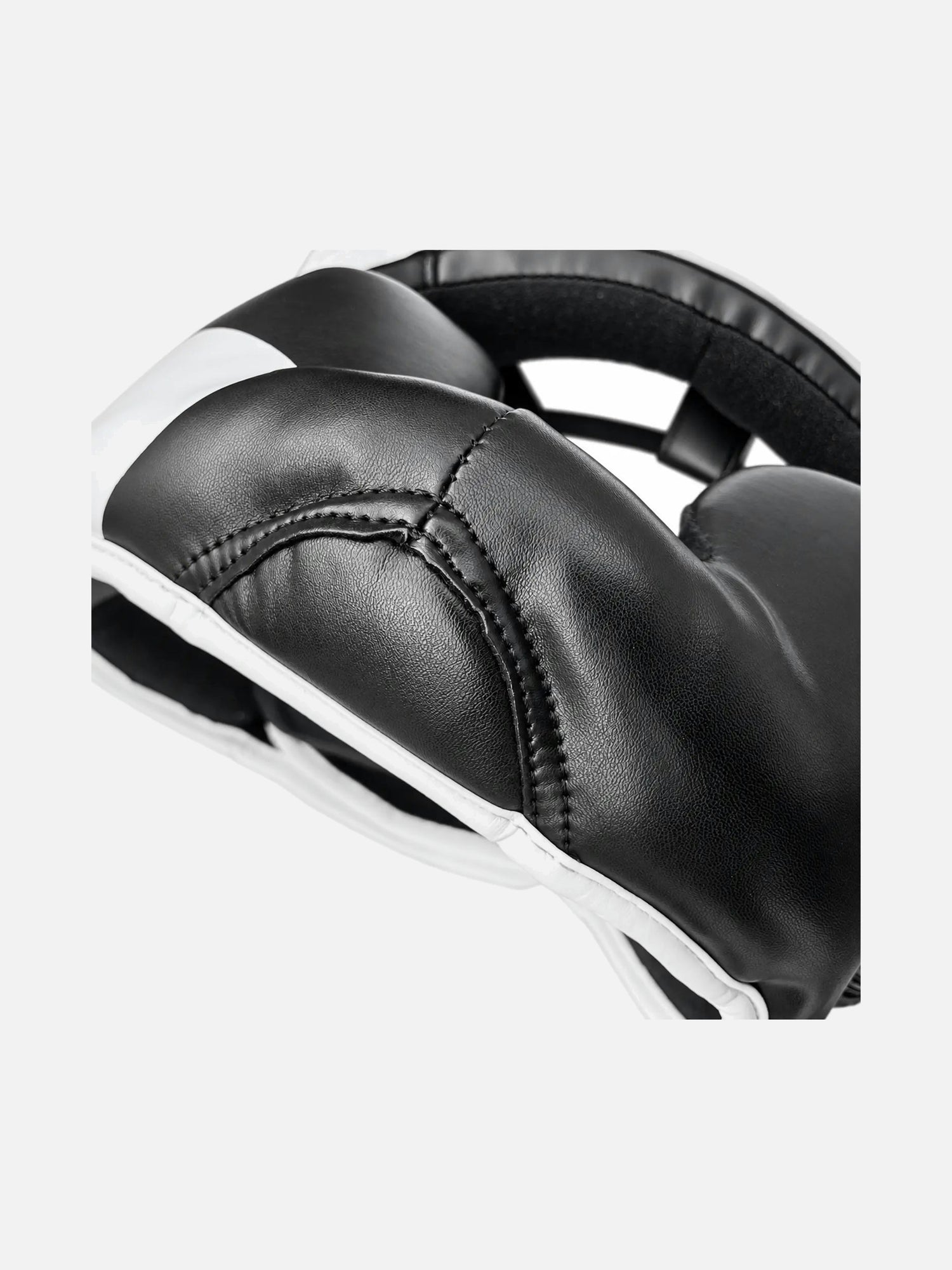 8 WEAPONS Head Guard Unlimited 2.0 – Black/White