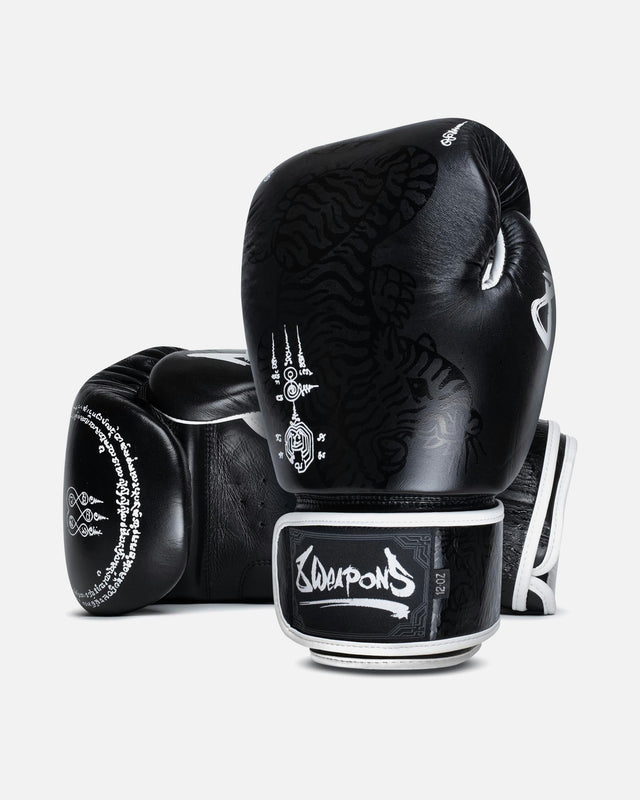 8 WEAPONS Boxing gloves Sak Yant Big Tiger – Black