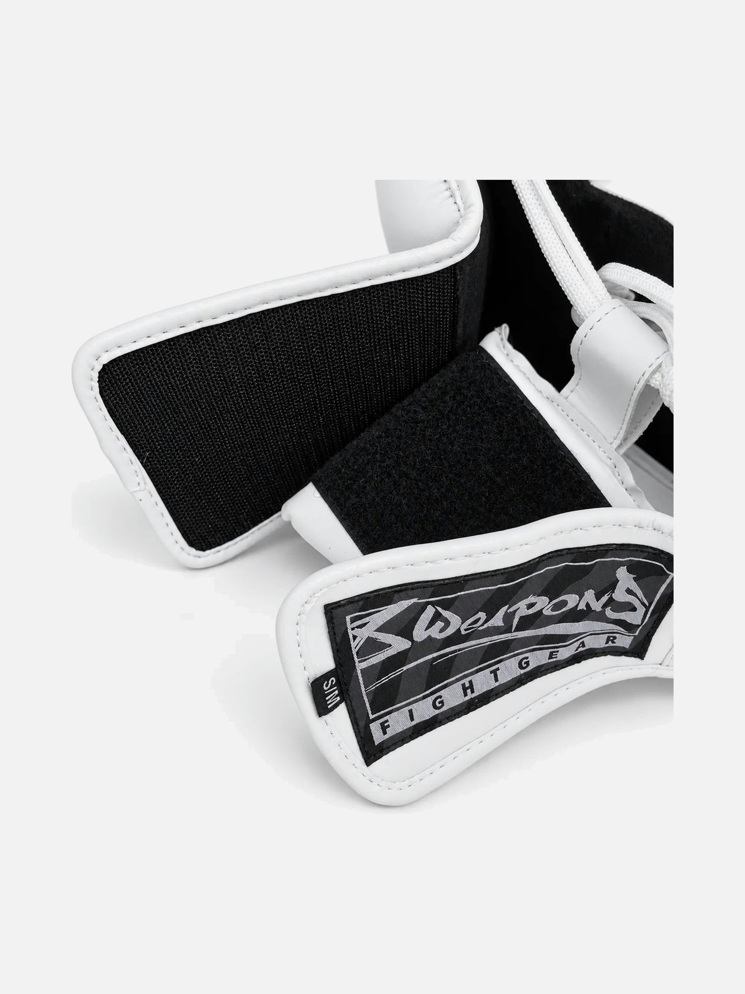 8 WEAPONS Head guard Unlimited 2.0 – White/Black