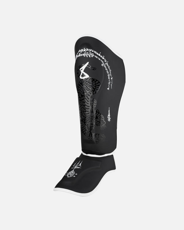 8 WEAPONS Shin guards Sak Yant Big Tiger – Black