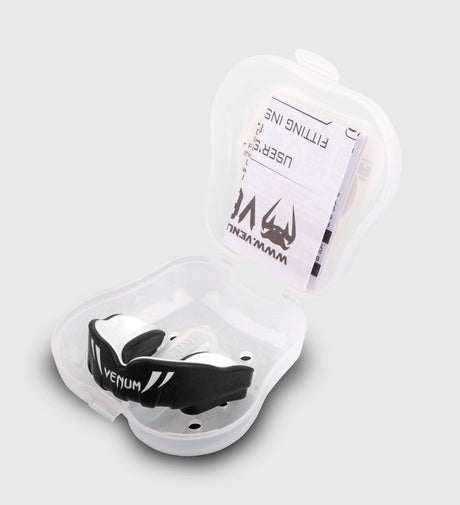 Venum Mouthguard Challenger Kids – Black/White – Mouthguards